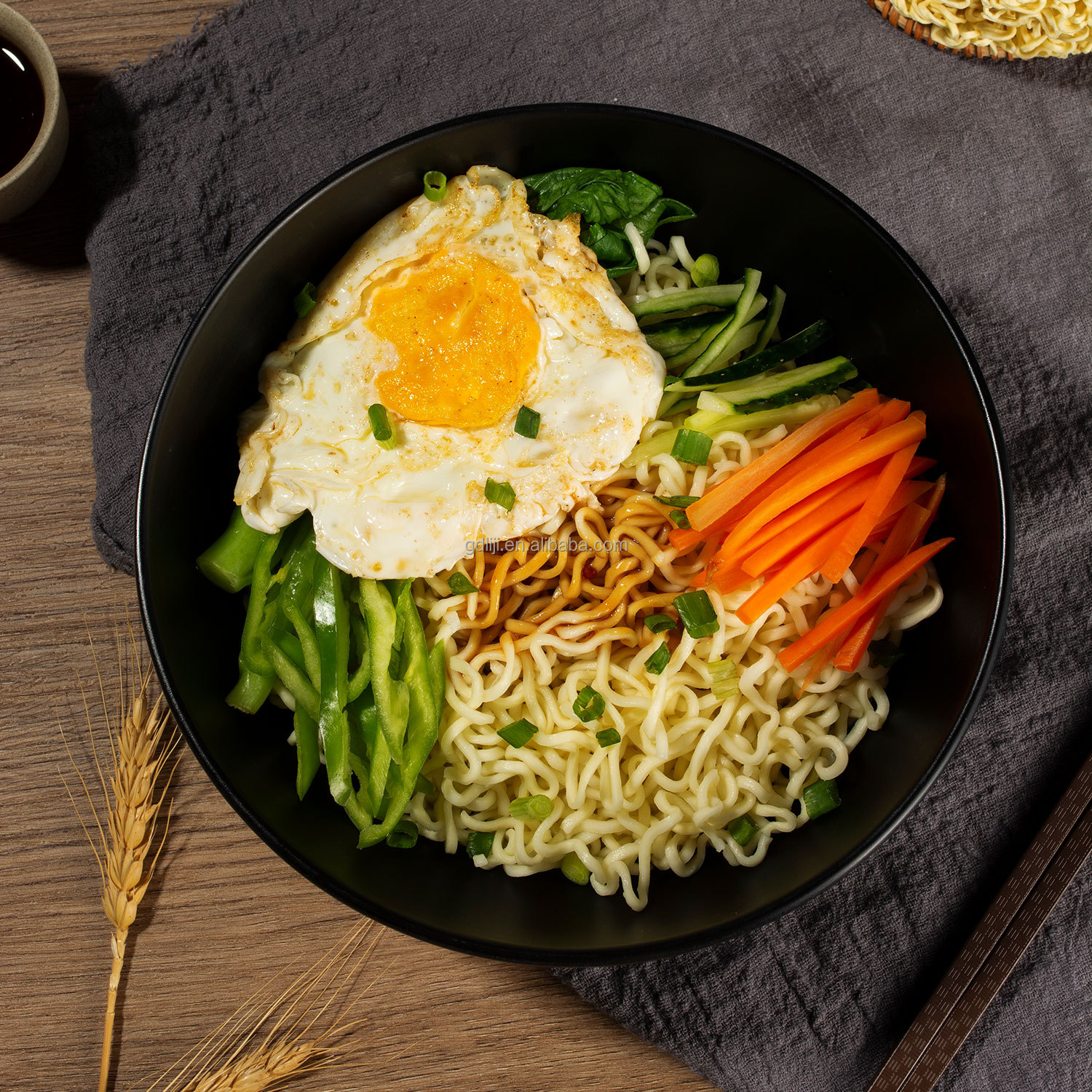 ingredientes de macarrão de chow mein