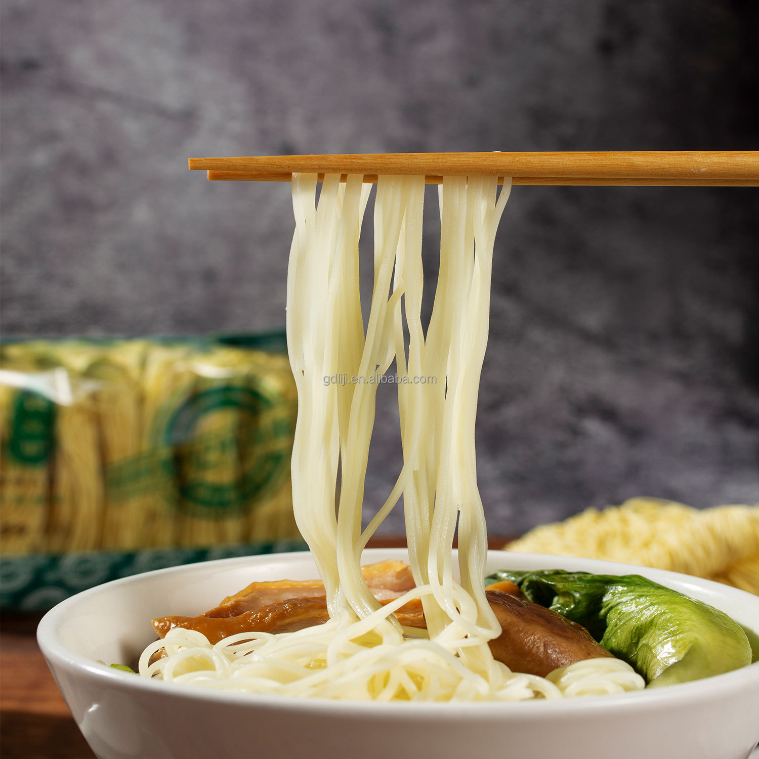 O que é o macarrão de Chow Mein feito